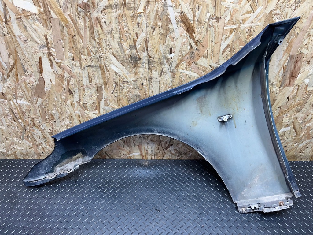 Крыло  правый  передний bmw e60 e61 a76/5 tiefseeblau Цена