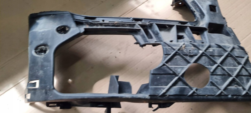 A4 b7 направляющая кронштейн бампера правый перед кронштейн 8e0807234 Цена