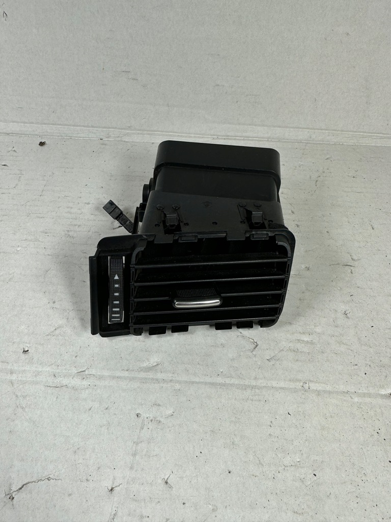 фото №1, A6 c5 решётка обдув левая 4b1820901