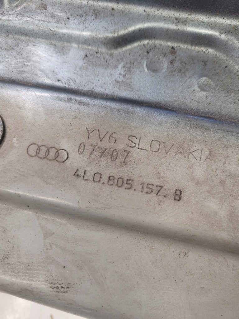 фото №5, Кронштейн крыла левая audi q7 4l0805157b