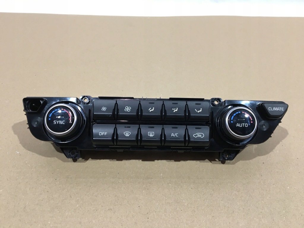 фото №1, Панель кондиционера kia sportage iv 15- gt-line