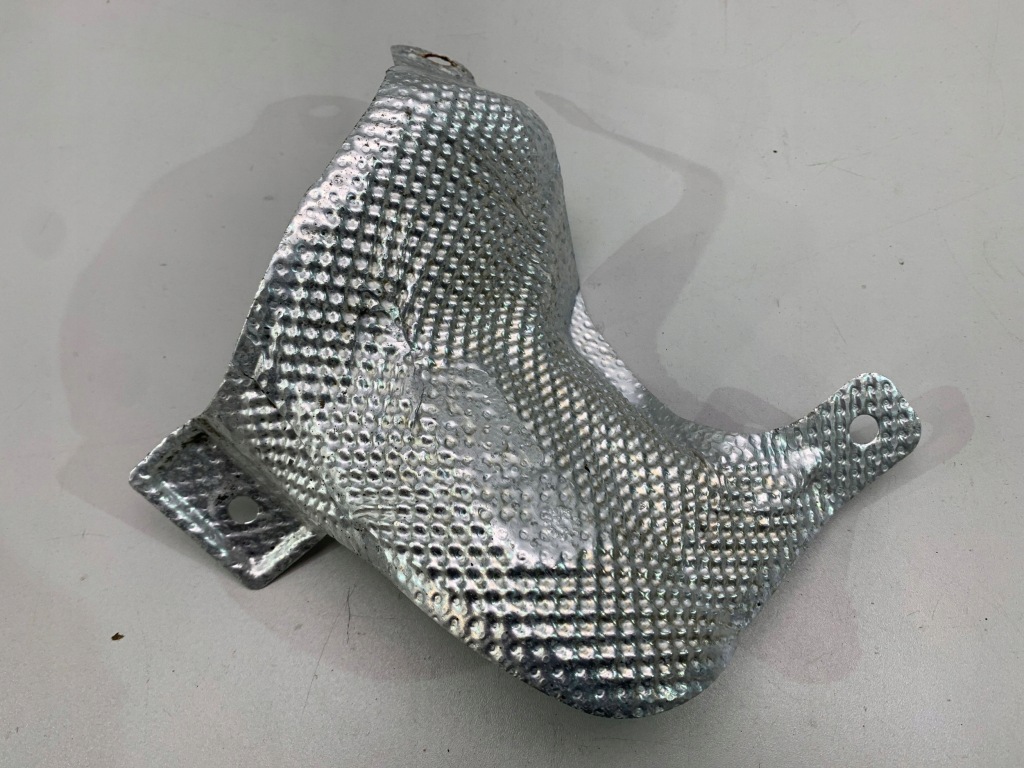 фото №1, Bmw 3 f30 f35 f31 2015 защита тепловая трубы выпускной