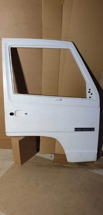 Купити Двері правий перед mercedes mb100 w631 88-96