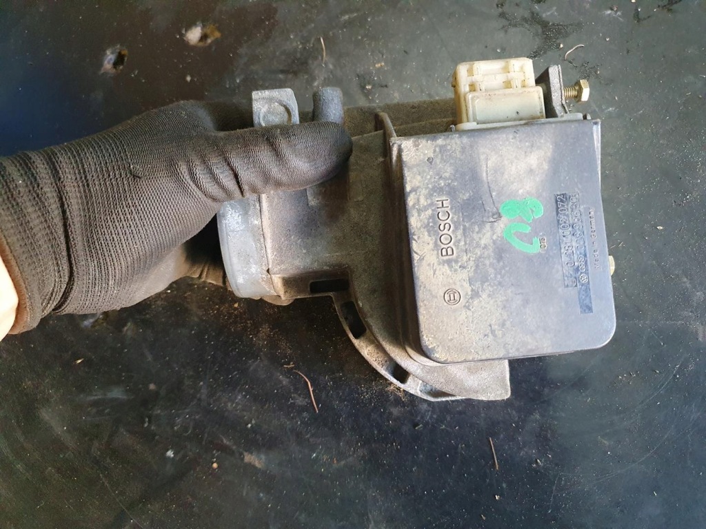 Audi 80 b4 avant універсал 1.9 tdi 281002072 витратомір Оригінал