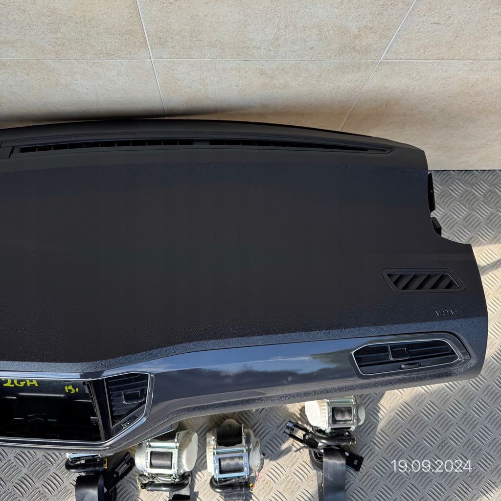 фото №7, Панель приладів комплектна подушка безпеки консоль ремені панель приладів vw volkswagen t-roc 2ga 2019 rok