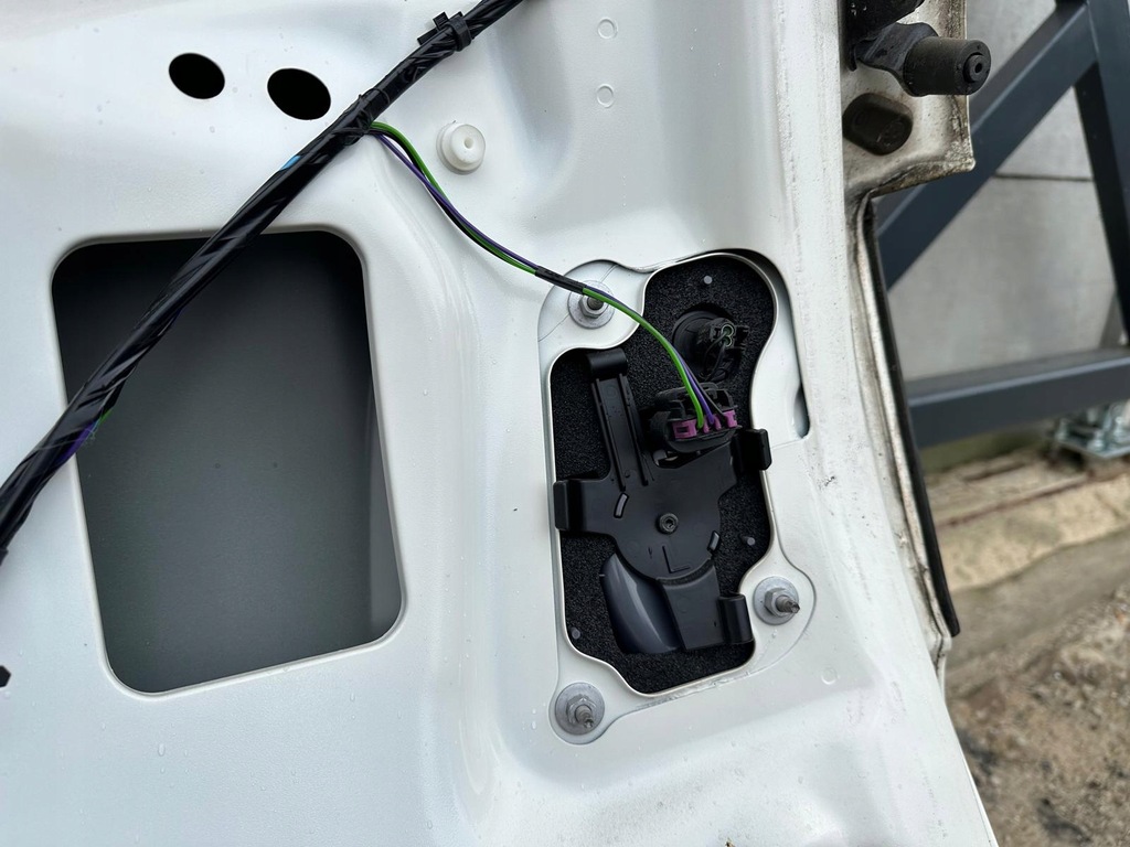 фото №9, Gmc acadia 07-17r крышка багажника багажника задняя комплектная оригинал oem