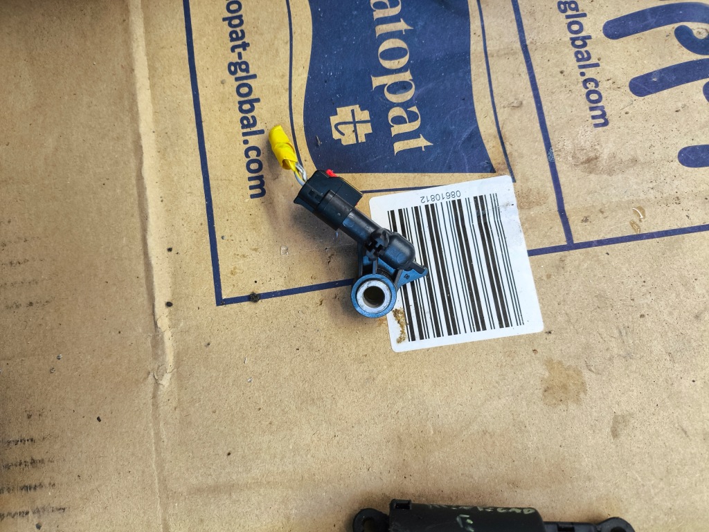 Купити Jeep renegade датчик удару 51943477 ?