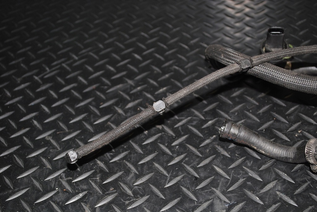 фото №9, Датчик шланг топлива audi a8 d2 3.3 td 038906081