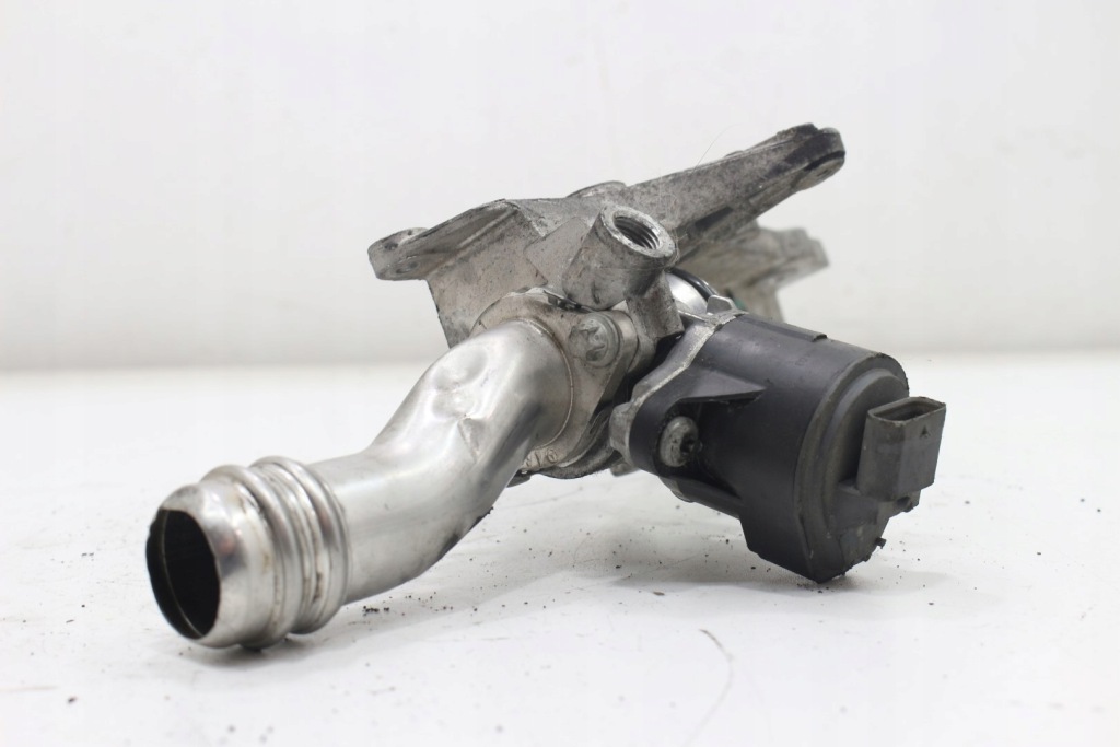 Клапан egr кронштейн 6510943027 mercedes gla 2.2 cdi Недорого