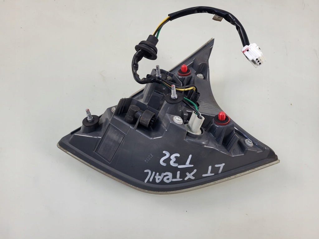 фото №11, Nissan x-trail t32 лампа w крышка багажника левая левый задняя