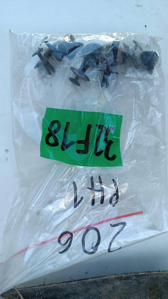 фото №7, Шумоізоляція шумоізоляція капот peugeot 206 lift 02-10 oryg 9649879080 кліпси