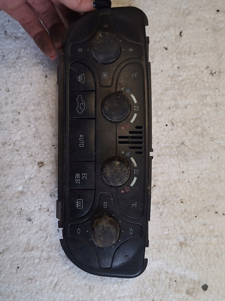 фото №1, Панель кондиционера mercedes w203 2.2 cdi