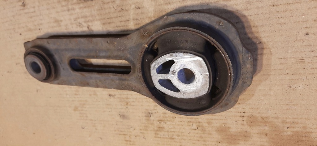 фото №5, Кронштейн подушка двигателя коробки phev outlander iii