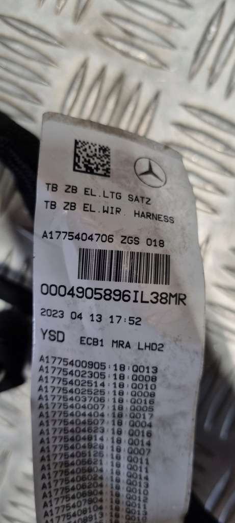 Mercedes оригінальний номер a1775404706 w177 джгут електропроводка відсік двигуна Зі Шроту