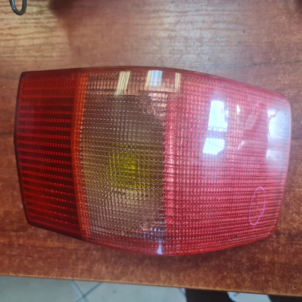 фото №1, Лампа левый задняя audi 80 b4 sedan