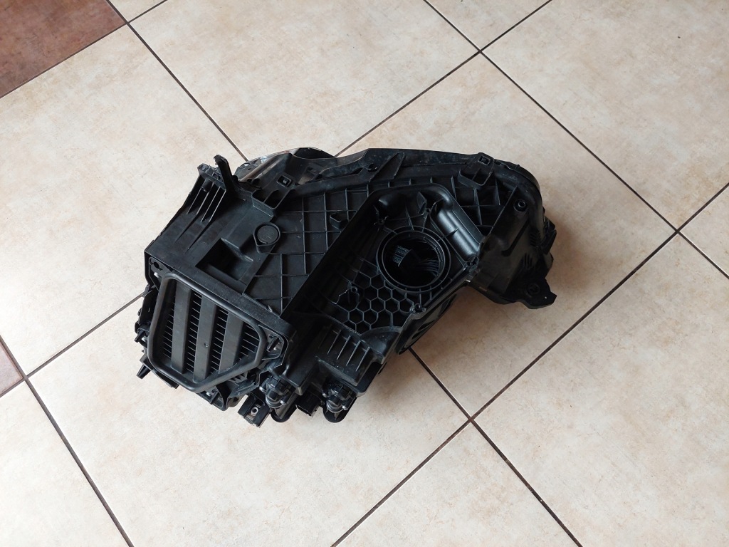 Фара правий - full led - audi q3 2 - 83a Доставка