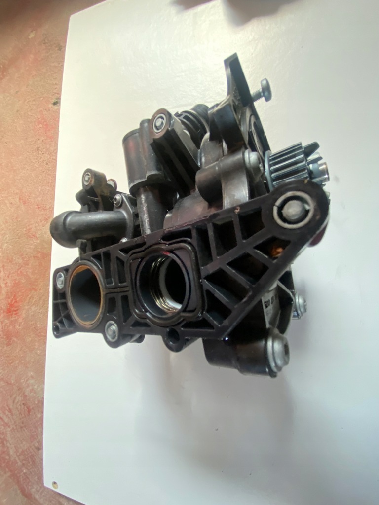 фото №4, Audi 1.8 tfsi cje насос wody корпус термостата термостат 06l121111f