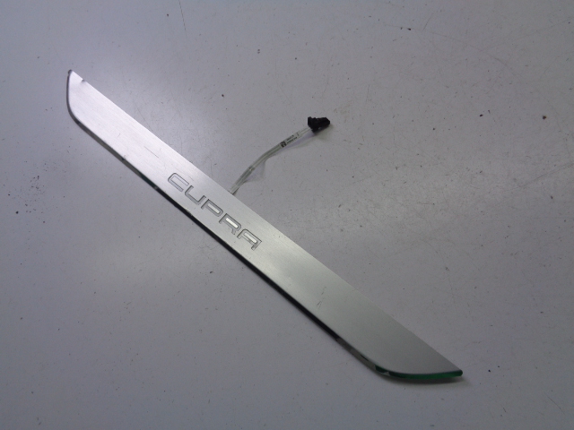 фото №1, Молдинг порог правый перед led cupra formentor