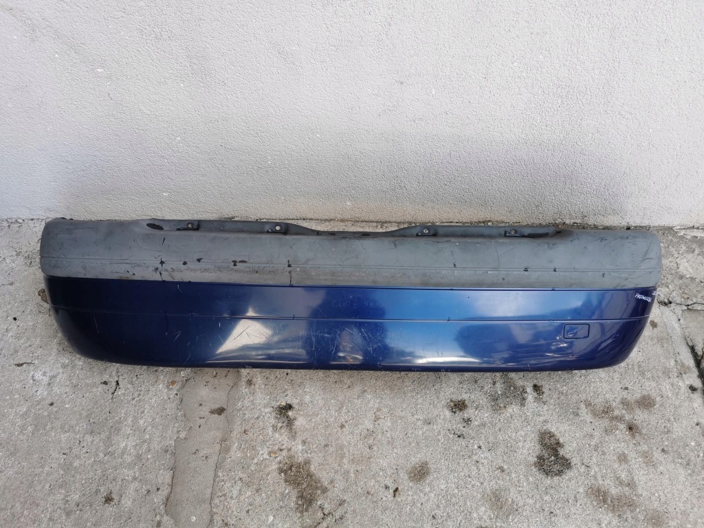 Купити Бампер задній kompletny renault clio ii 7700410230