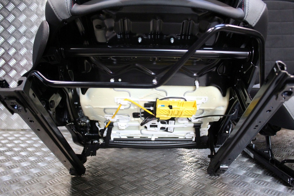 фото №9, Mini f60 jcw countryman обивка сиденья заднее сиденье обшивки