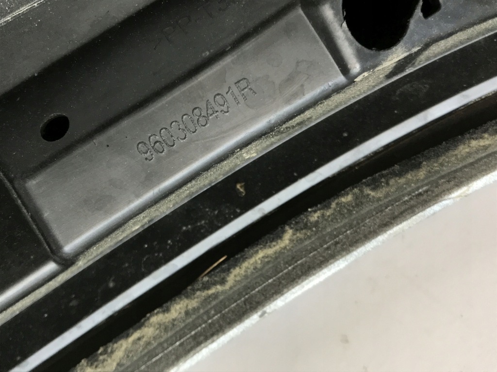 фото №13, Renault kadjar spolier-lotka кришки задній багажника 960308491r