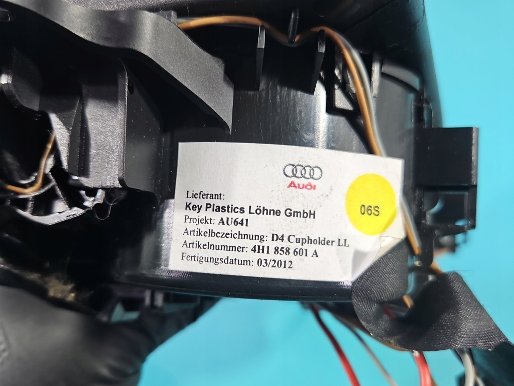 Тримач  на напої чашка cup тримач audi a8 d4 4h 858601a 4h1858601a Ціна