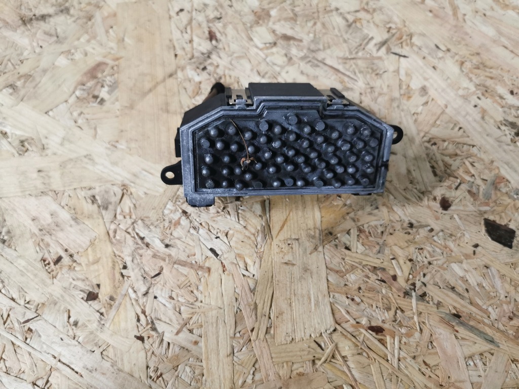 фото №1, Резистор вентилятор passat b6 3c0907521b