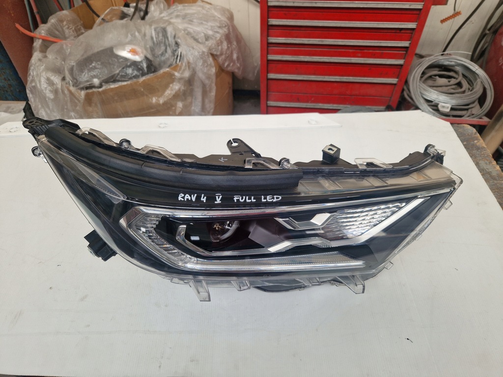 фото №1, Toyota rav4 v 19 - лампа full led правая