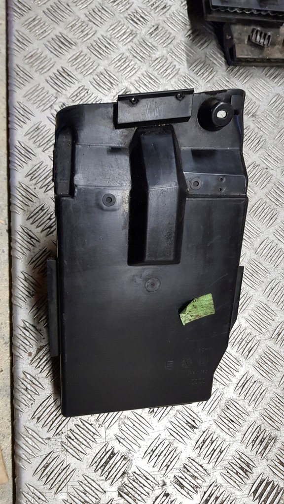 фото №2, Audi a8 d2 бардачок полиця