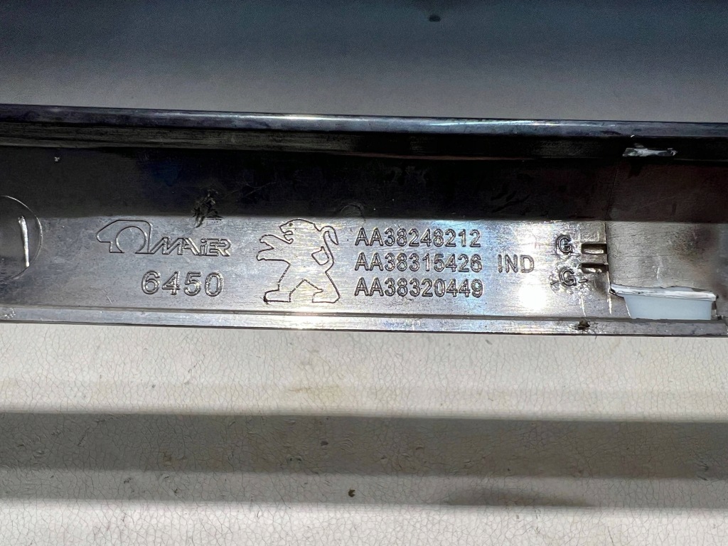 Молдинг хром рамка решетка решётка peugeot 308 t9 рестайлинг  aa38248212 Доставка