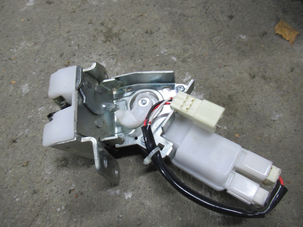 фото №1, Suzuki sx4 s-cross lift замок крышки багажника