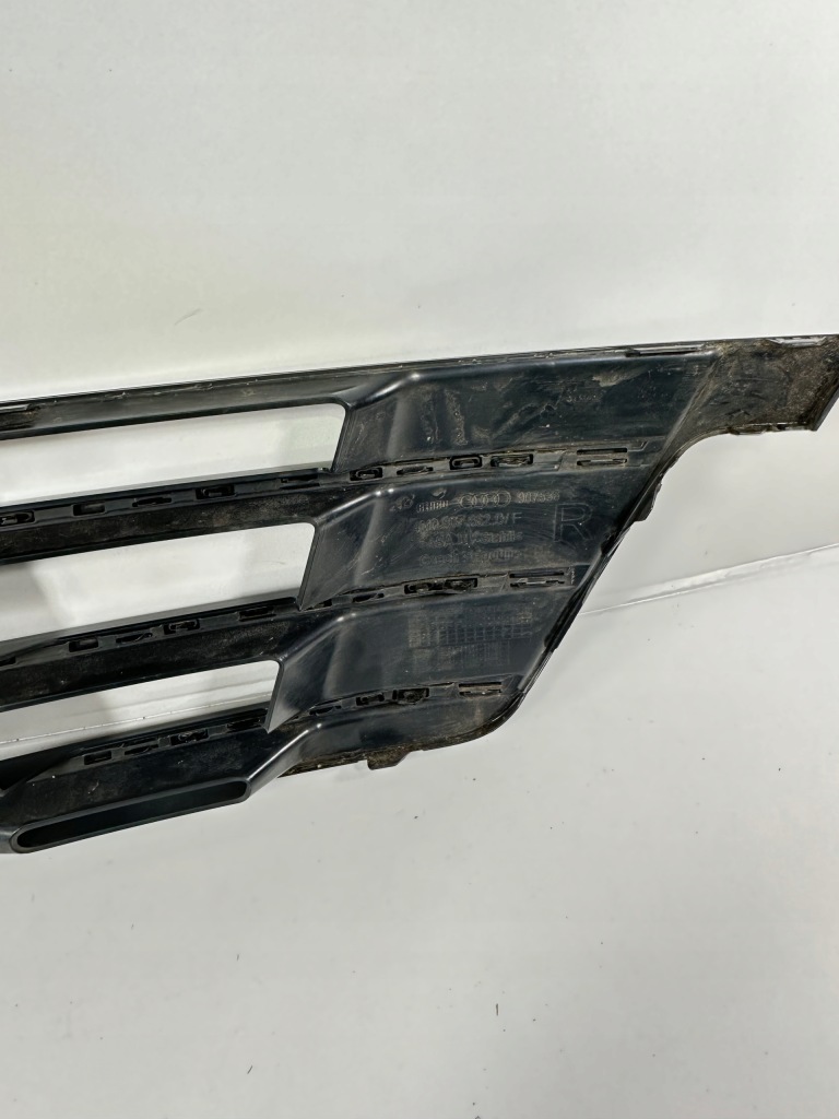 Q7 4m s-line решётка бампера правая czarna 4m0807682d/f Недорого