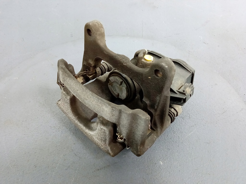 фото №6, Audi q7 ii q8 4m суппорт задняя правый скоба 4m0406ft