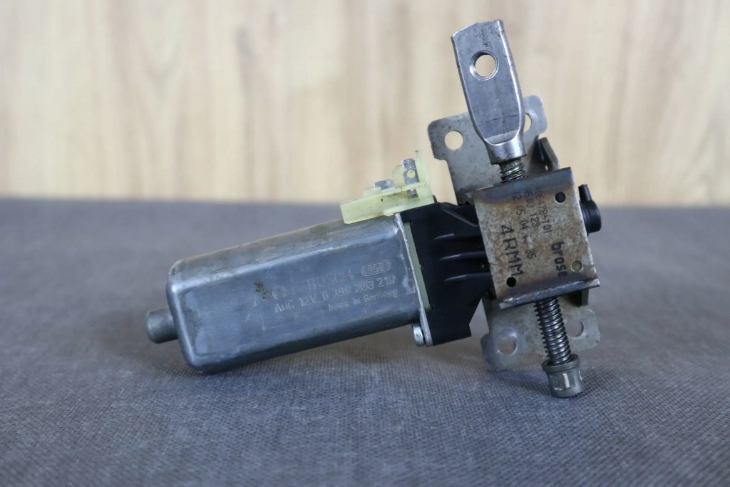 Купить Mercedes slk r171 моторчик правый регулировки сиденье 906478-101