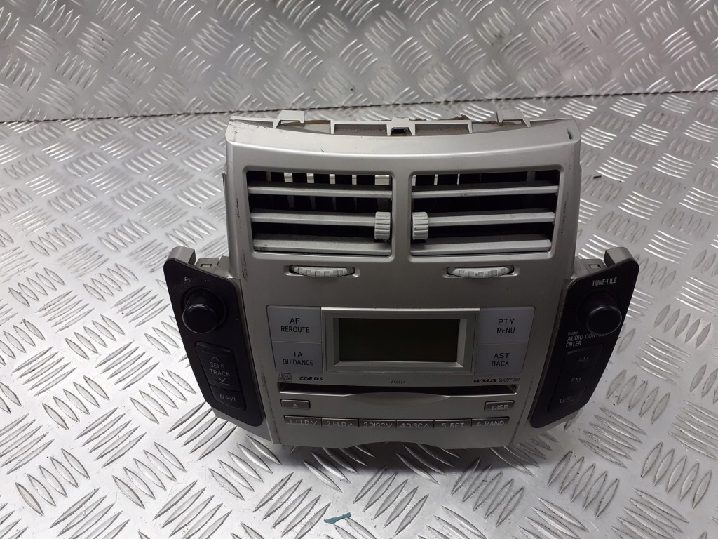 фото №1, Радио заводской toyota yaris ii 86120-0d210