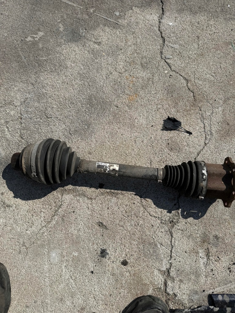 фото №1, Приводной вал левая правая audi q5 8r 8r0407271c