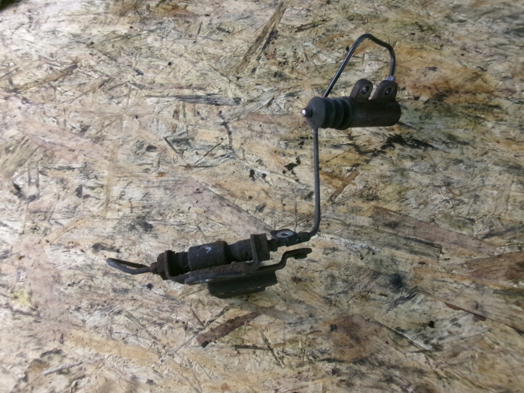 фото №1, Toyota avensis ii t25 циліндр зчеплення помпа 2.2 d-cat