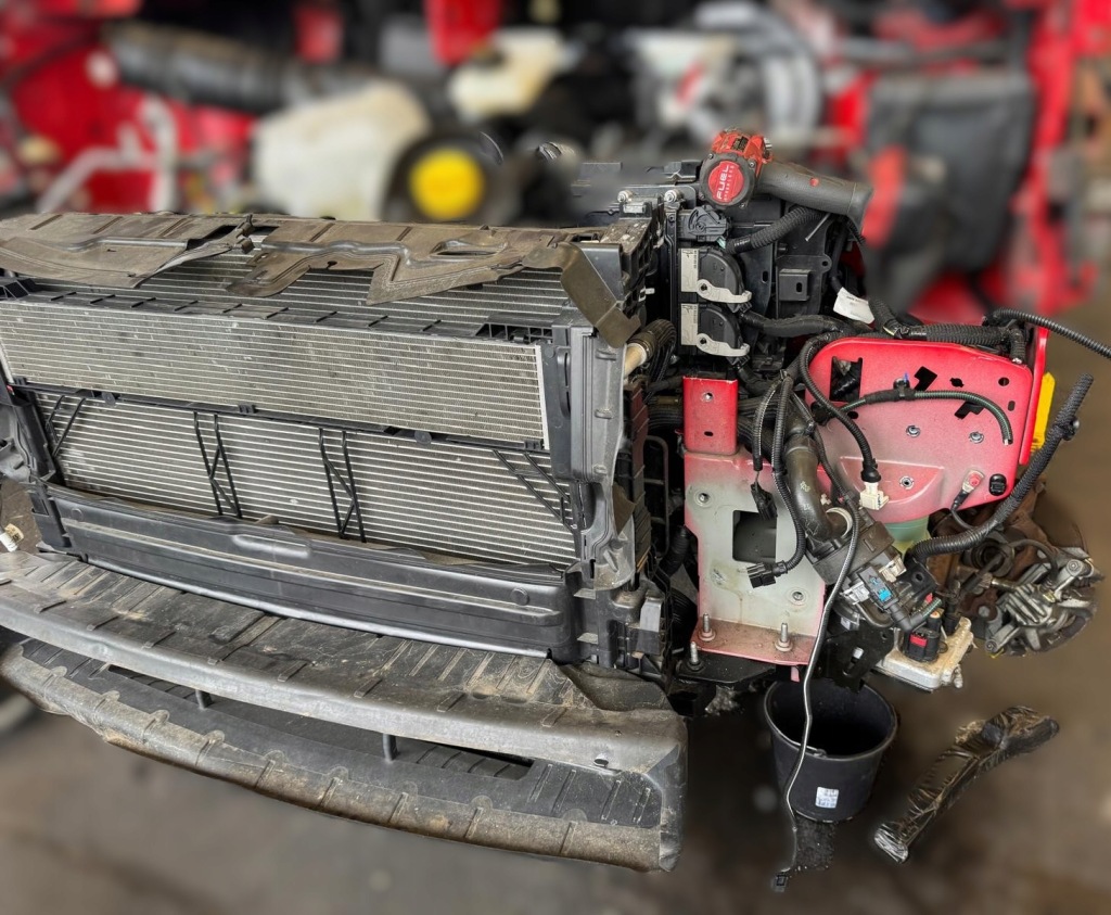 Renault trafic iii lift 2.0 dci капот крыло радиатор pas перед бампер Киев