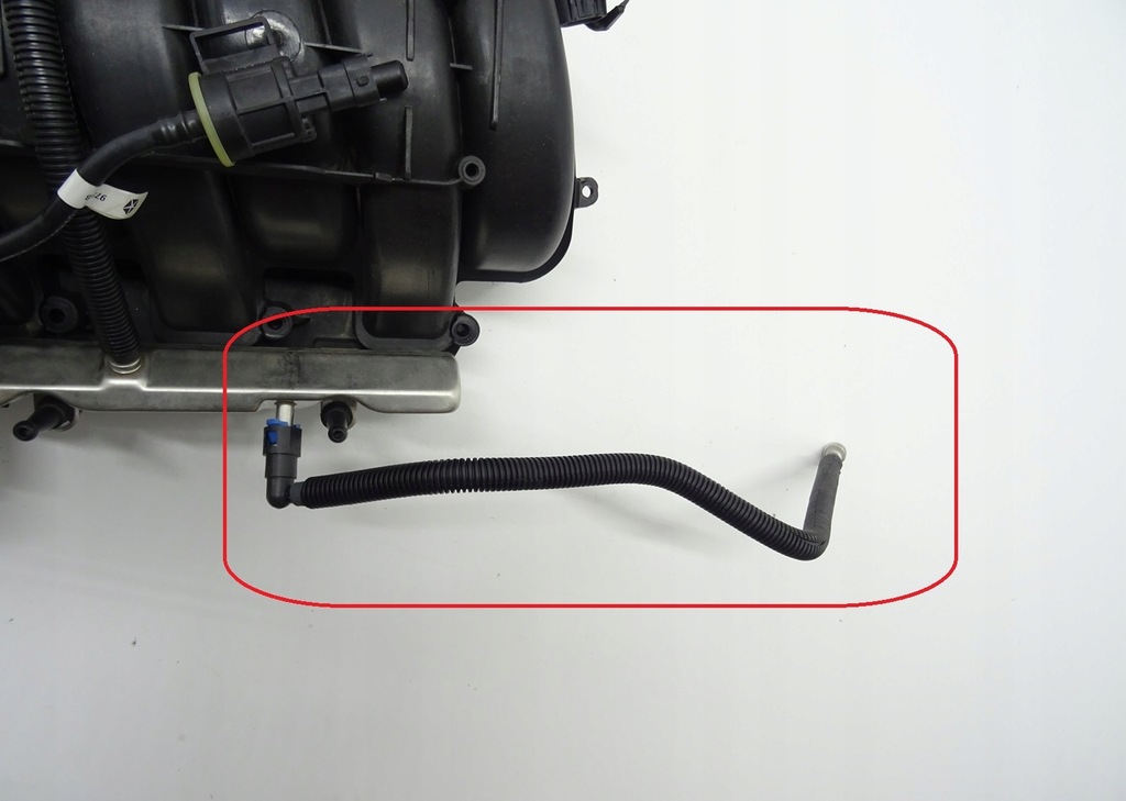 фото №1, 2015 challenger 6.4 srt шланг топлива питающий трубка молдинг впрыскная