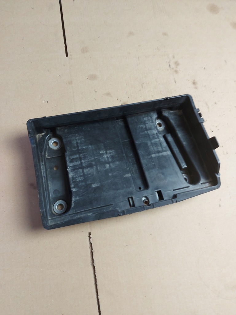 Купить Корпус основание аккумулятор mercedes c w205 cdi