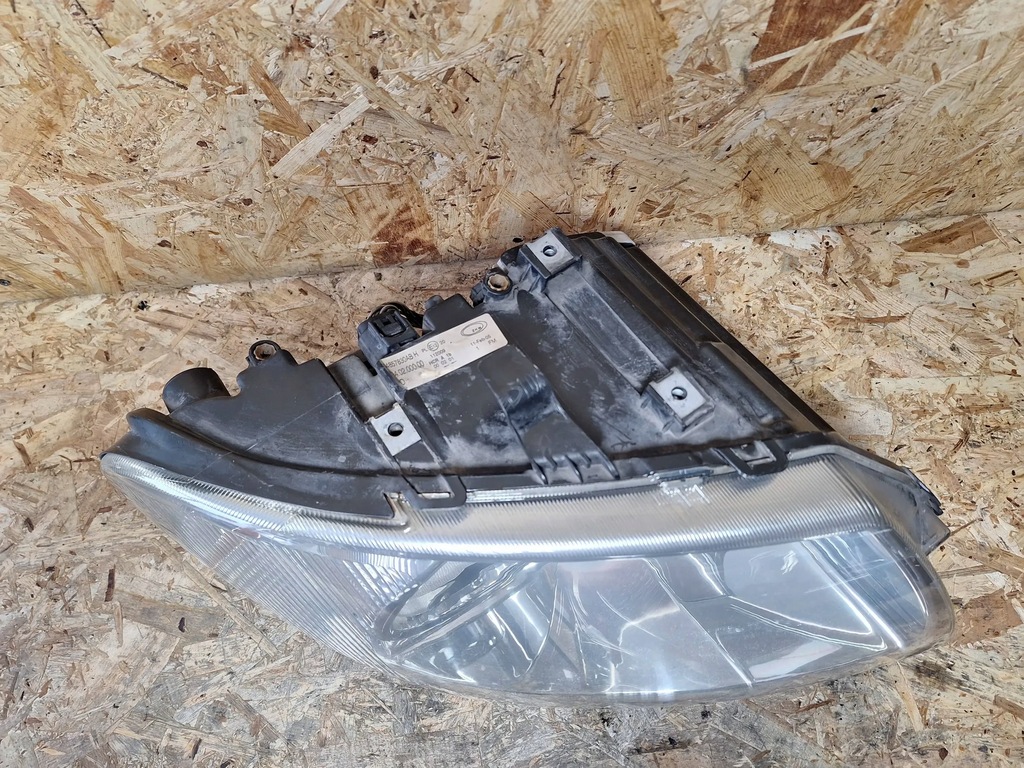 фото №8, Лампа перед права chrysler voyager iv lift 04-07 eu