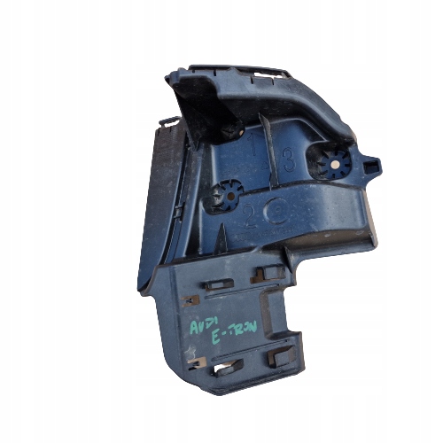 фото №1, Audi e-tron направляющая бампера правый задняя 4ke807366