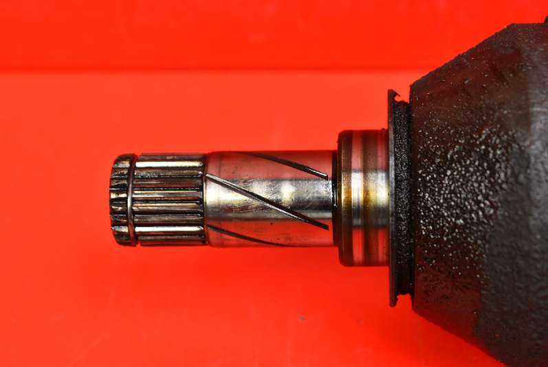 Привідний вал права перед механічна коробка передач opel vectra c 1.6 16v 105 km 02-05 в Україні