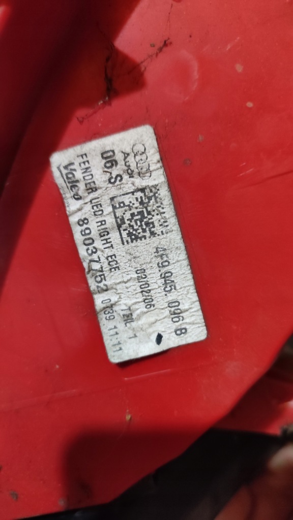 Audi a6 c6 4f фара правий задній універсал led 4f9945096 Недорого