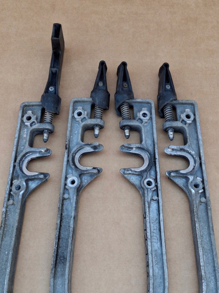 фото №4, Volvo renault кронштейн кронштейн кронштейн спойлер защита 20442377