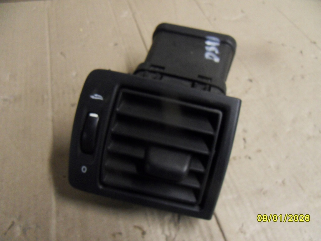 фото №1, Решётка обдув volvo c30 y01128