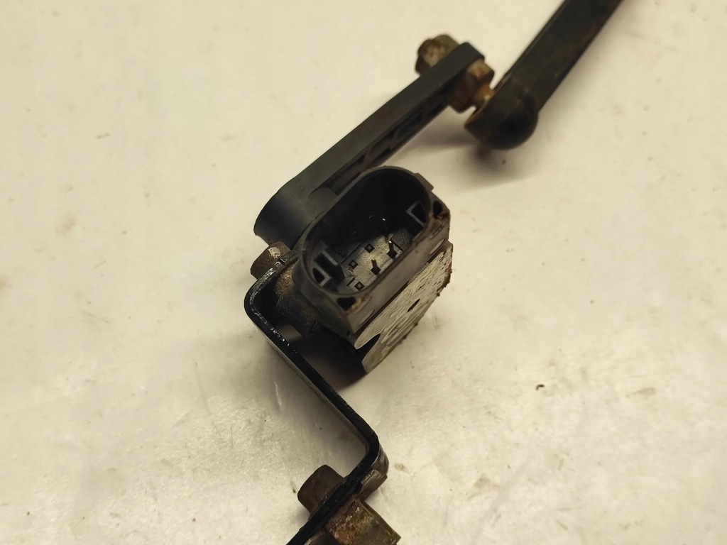 фото №10, Задний правый датчик уровня bmw x1 f48 6853714 2.0l дизель 140kw 2017