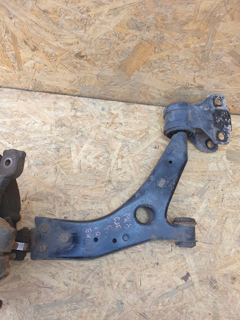 фото №9, Ford focus mk3 поворотный кулак амортизационная стойка правый перед