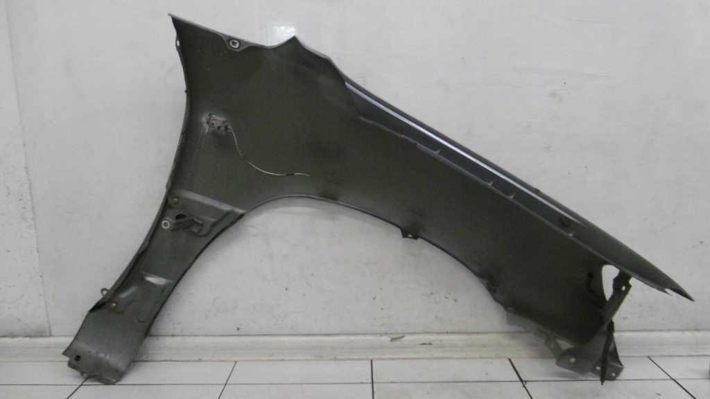 Крыло  левое  перед lexus rx 1 rx300 рестайлинг  2000r- Цена