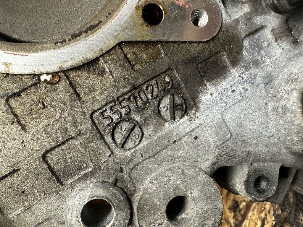 Корпус распределительного вала насос масла opel 1.4 a14xfl 55570249 chevrolet ampera Цена